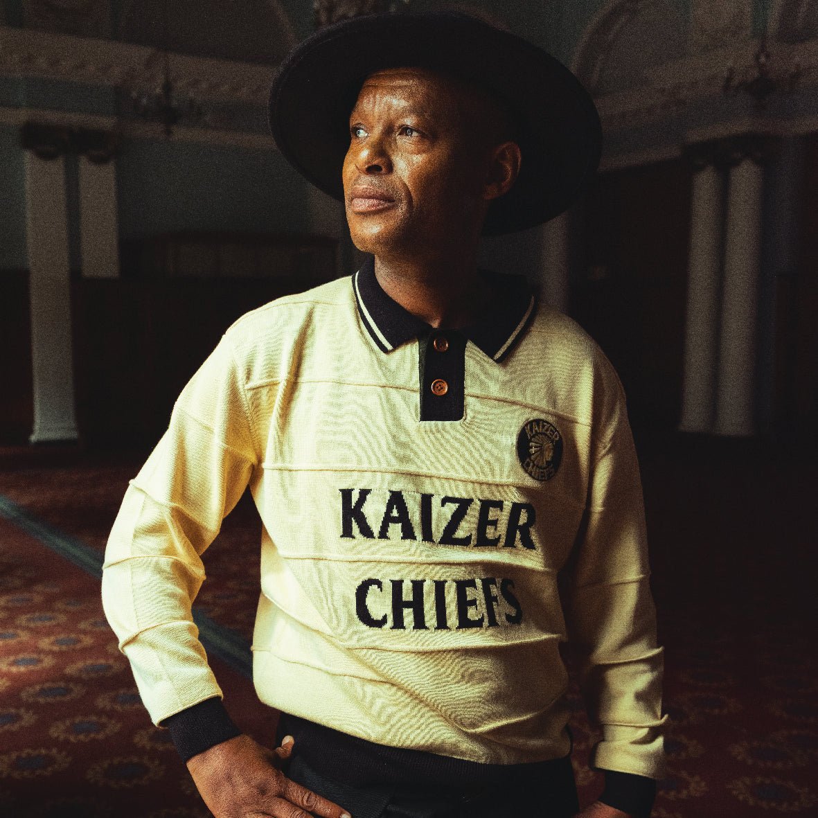 Kaizer Chiefs Long Sleeve Knitted Jersey - Butter - Old School