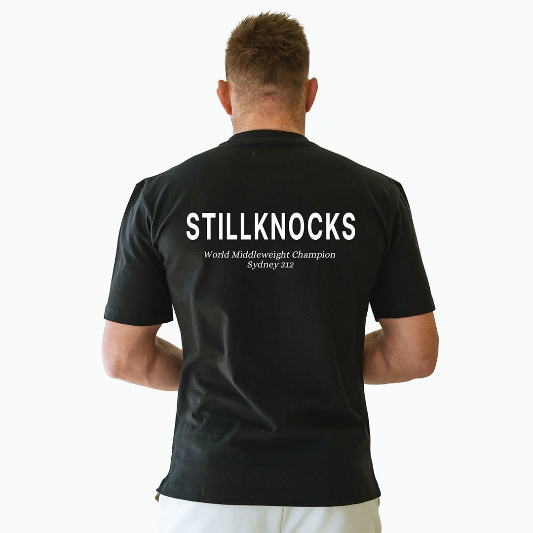 STILLKNOCKS WINNING BOXY TEE - BLACK - Old School